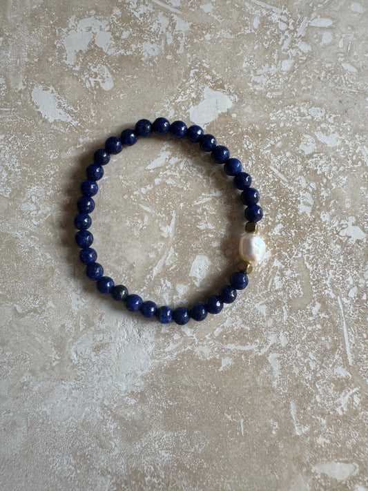 Lapislazuli kisses the Ocean